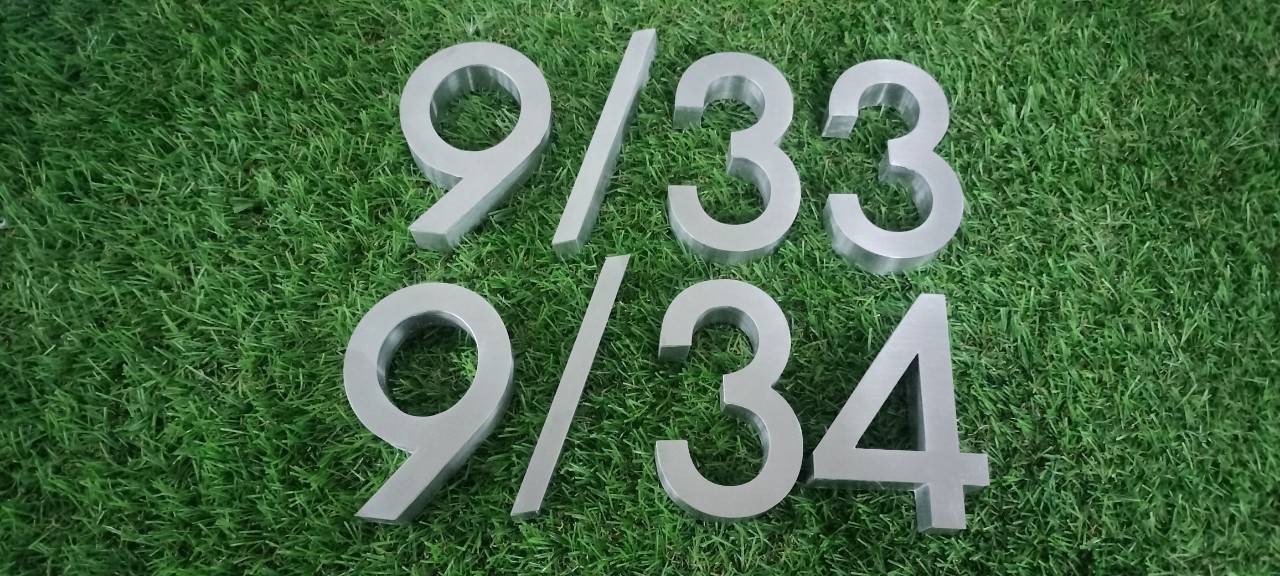 อักษรสแตนเลสสีเงินแฮร์ไลน์ ป้ายบ้านเลขที่