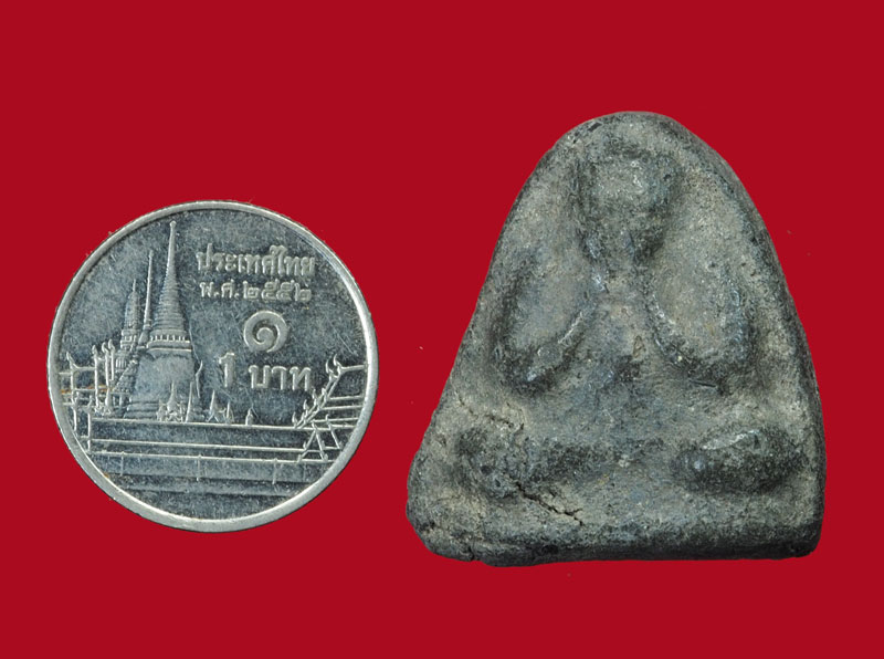 *31203 พระปิดตา หลังลายผ้า เนื้อดินผสมผงว่าน เก่า ไม่ทราบที่ และปีสร้าง 6