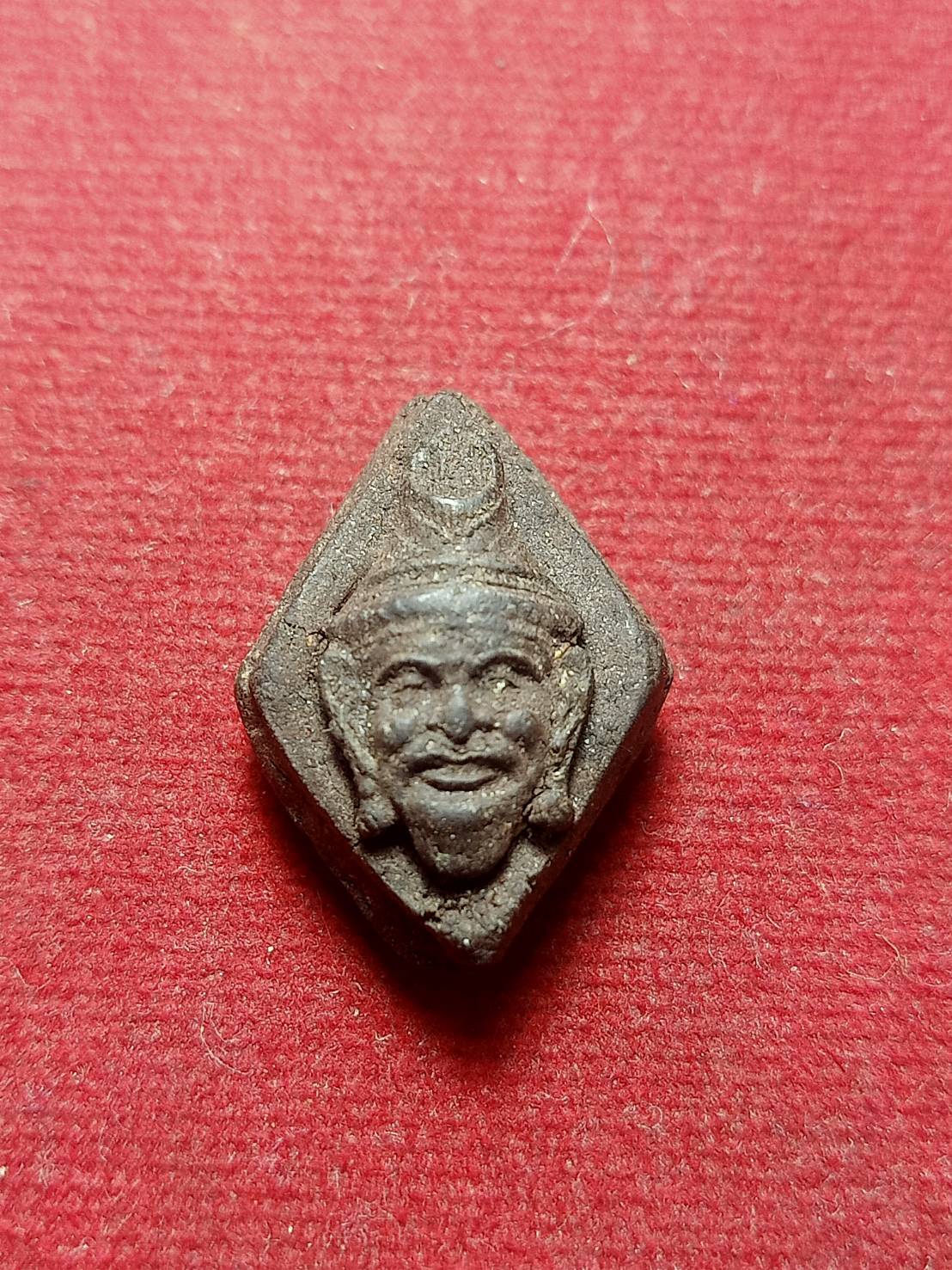 พระฤาษี เนื้อผงลงยา ไม่ทราบที่ (SKU-05123)