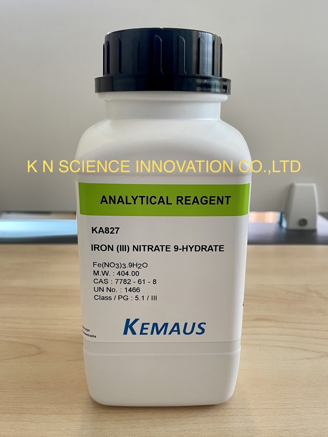 IRON (III) NITRATE 9 hydrate AR KemAus 500 GM KA827