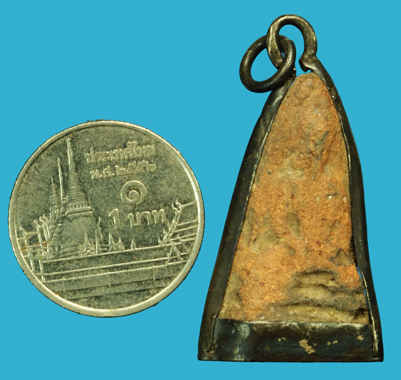 *36306 พระกรุ นางพญา เนื้อดิน เลี่ยมพลาสติกเก่า หลายสิบปี ไม่ทราบที่ และปีสร้าง 13