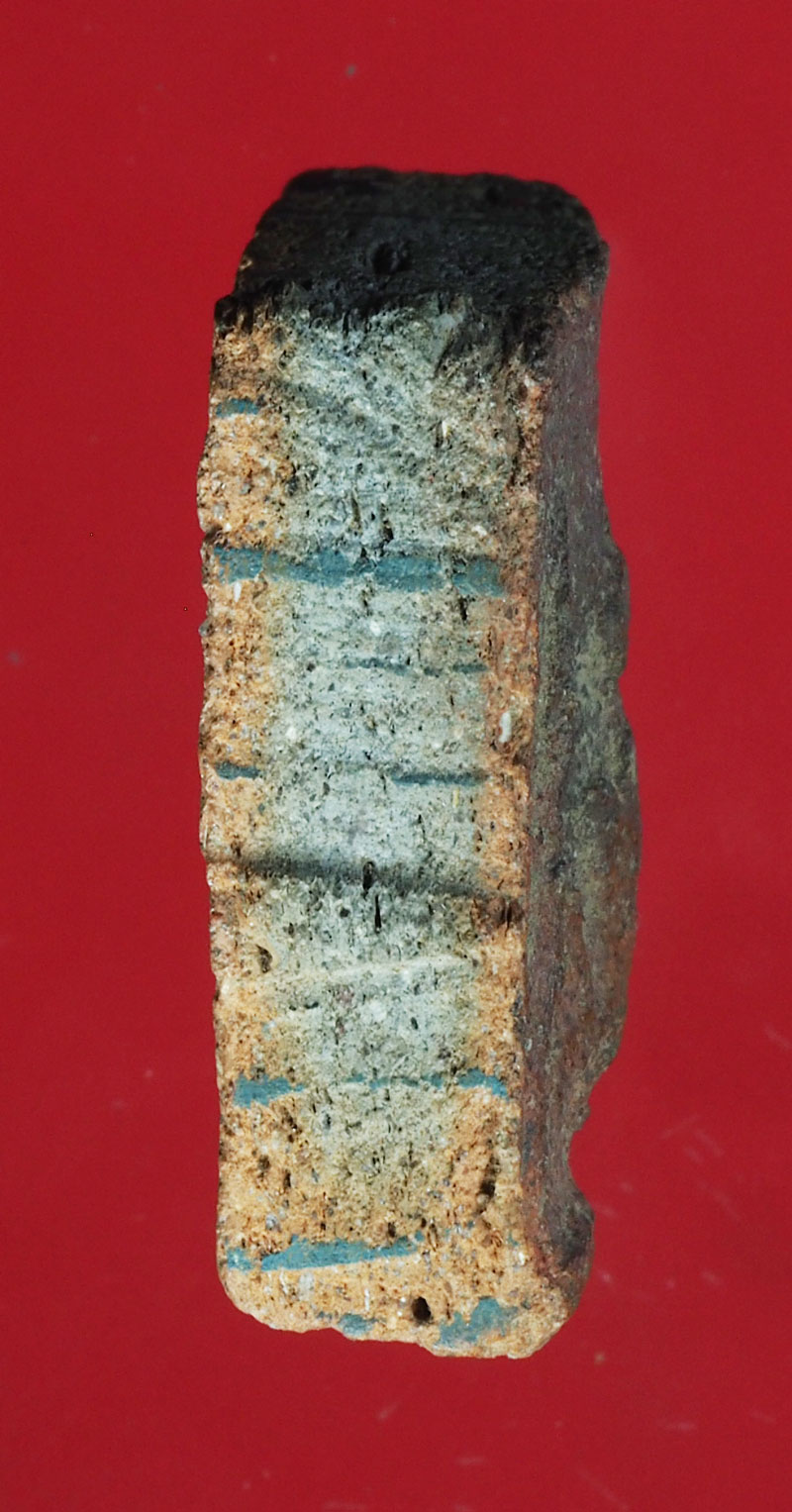 *28857 พระแผงสิบชาติ ตัดเดี่ยว สภาพบิ่นมุมล่าง สมัยอยุธยา เนื้อดิน 13