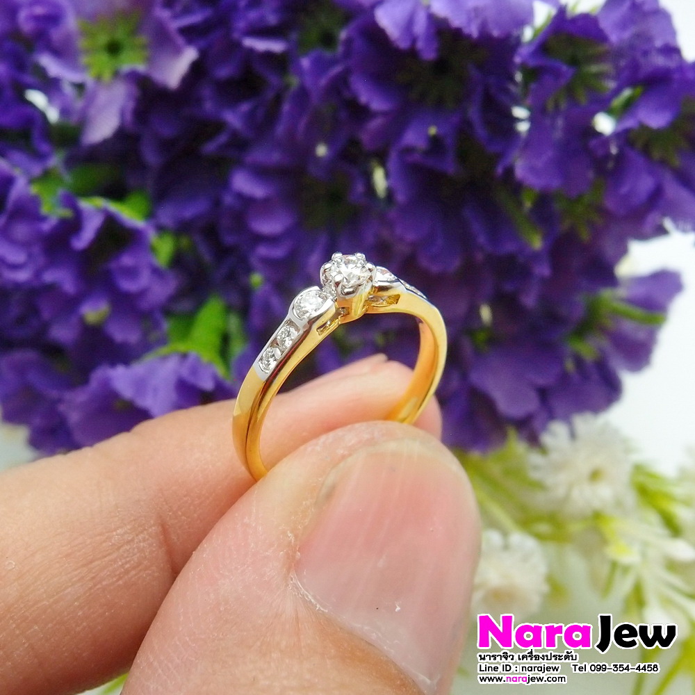 แหวนเพชร เม็ดชู 0.10 กะรัต ประดับเพชรบ่าข้างอีก 0.15 กะรัต น้ำขาวใส 97 VS เพชรสวย เล่นไฟวิ้งๆ