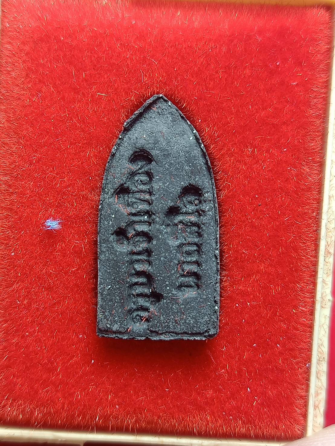 พระครูบาเจ้าเทือง พระเกษารุ่นแรก วัดบ้านเด่น จ.เชียงใหม่ พร้อมกล่อง (SKU-11927)