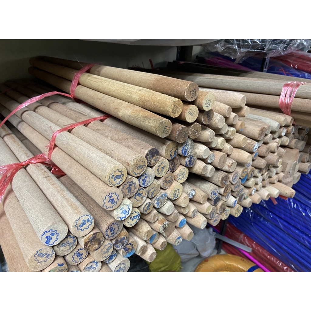 ด้ามพลั่วไม้ สูง1.0 เมตร / 1.50 เมตร ขายส่ง (ราคารวมแวท) ด้ามพลั่วตัก ด้ามพลั่วขุด ด้ามไม้ยาว ด้ามพลั่วตัก ด้ามพลั่ว