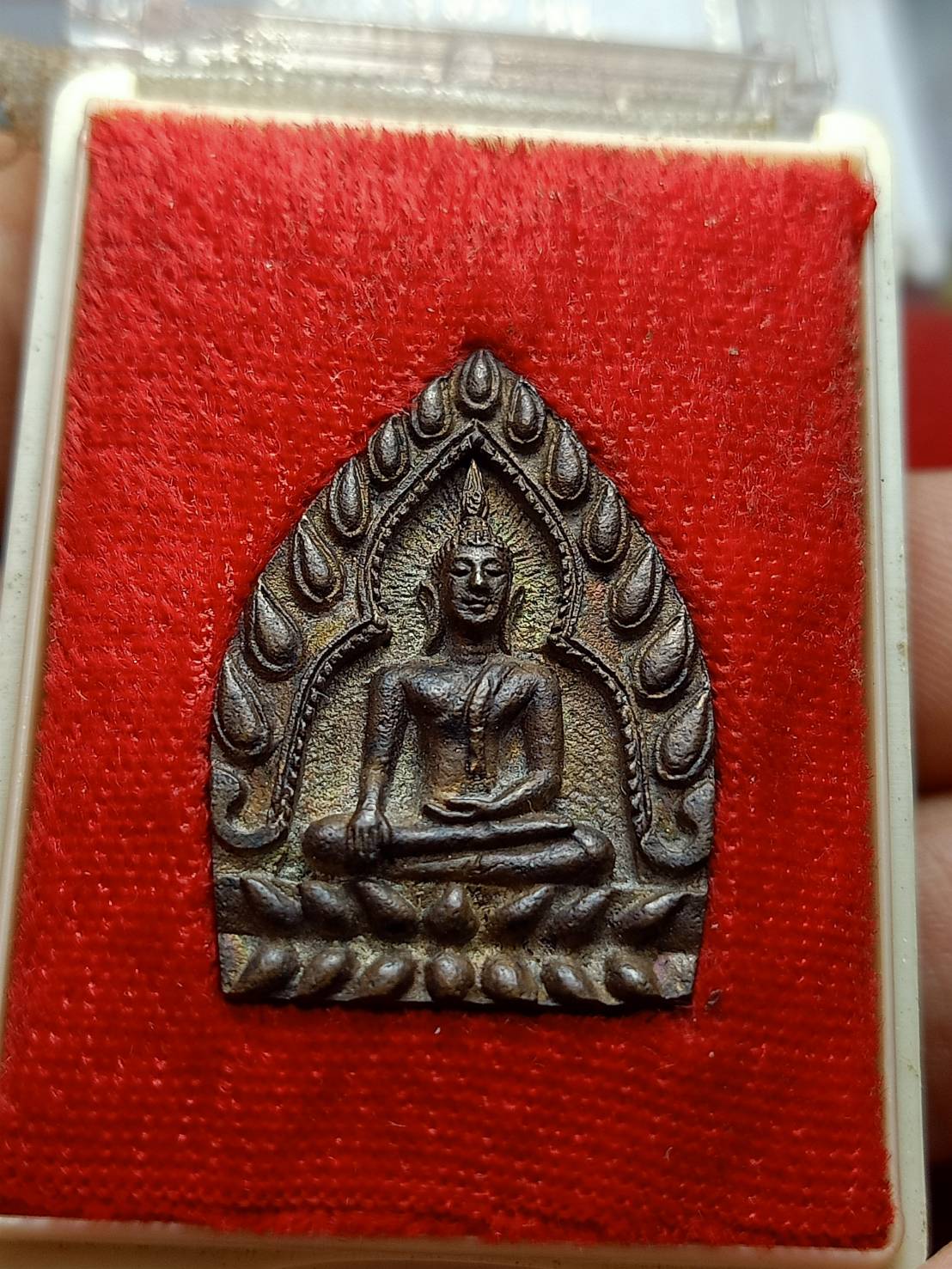 เหรียญเจ้าสัวหล่อ หลวงพ่อมี วัดมารวิชัย จ.อยุธยา ปี 2536 พร้อมกล่อง (SKU-08237)