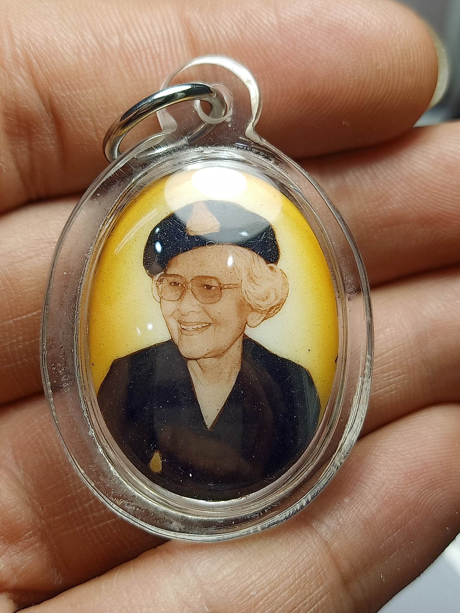 ล็อกเก็ตในหลวง ร.9 หลัง สมเด็จย่า (SKU-01634)