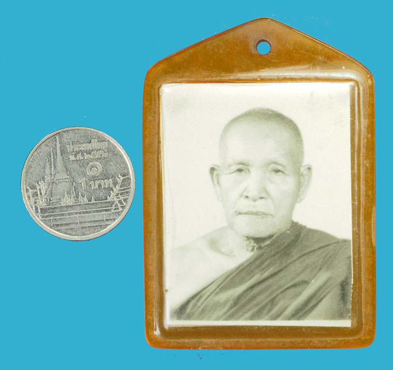 *35521 รูปถ่ายหลังพระพุทธ ไม่ทราบอาจารย์ เลี่ยมพลาสติกเก่า 4