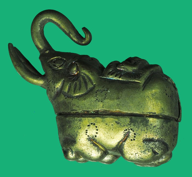 *40132 ตลับเหมาะสำหรับใส่สีผึ้ง รุปช้าง เก่าพอมีอายุ 16