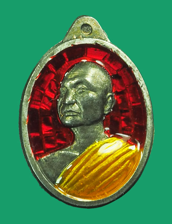 *33696 เหรียญเม็ดแตงเงินลงยา หลวงปู่จื่อ วัดเขาเงาตาเงาะ หมายเลขประจำองค์พระ 6 พร้อมกล่องเดิม ชัยภูมิ 28