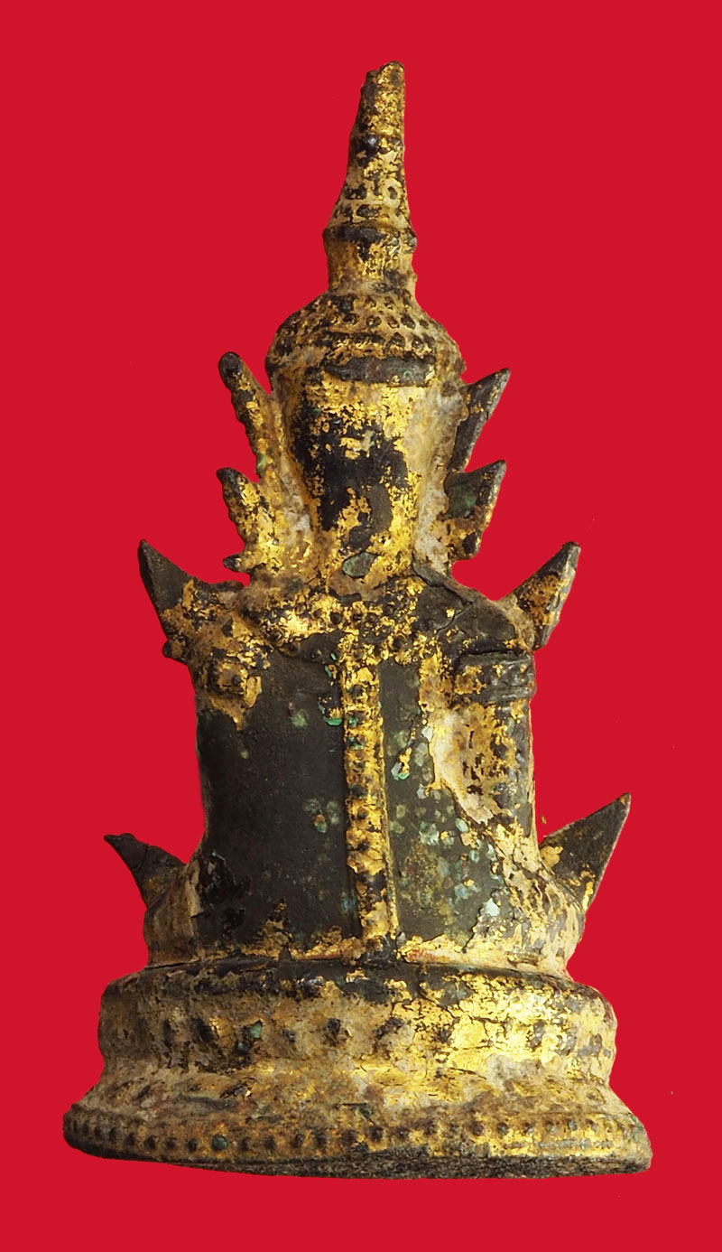 *28127 พระรัตนะปางมารวิชัย ลงรักปิดทอง ขนาดหน้าตัก 1 นิ้ว สูง 2.8 นิ้ว เนื้อทองเหลือง 2