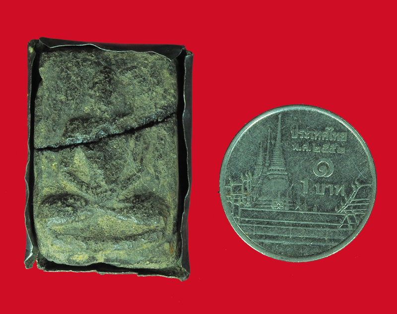 *32621 พระพุทธ เนื้อผงผสมว่าน เลี่ยมเงินเก่า สภาพหักยังไม่ได้ซ่อม ไม่ทราบที่ 3