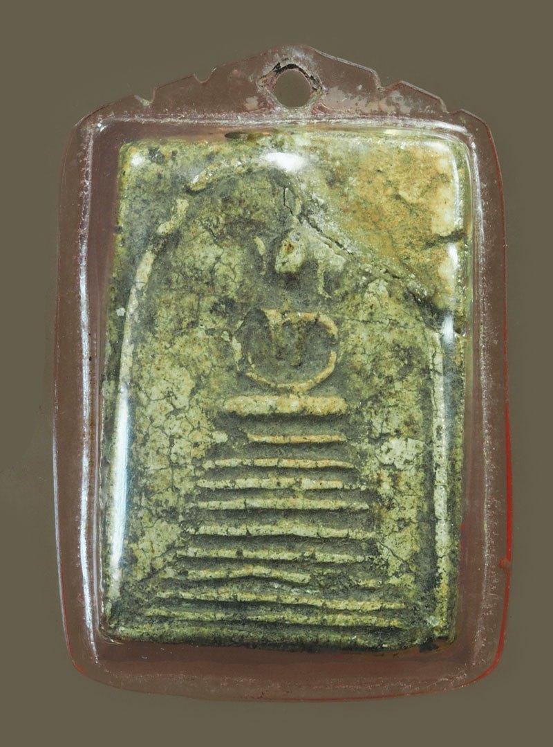 ขายแล้ว*40446 พระสมเด็จพิมพ์วัดเกศไชโยฐานเก้าชั้น เก่า เลี่ยมพลาสติกเก่าหลายสิบปี (มีซ่อมที่บริเวณมุมบนด้านขวาตามภาพ) 9