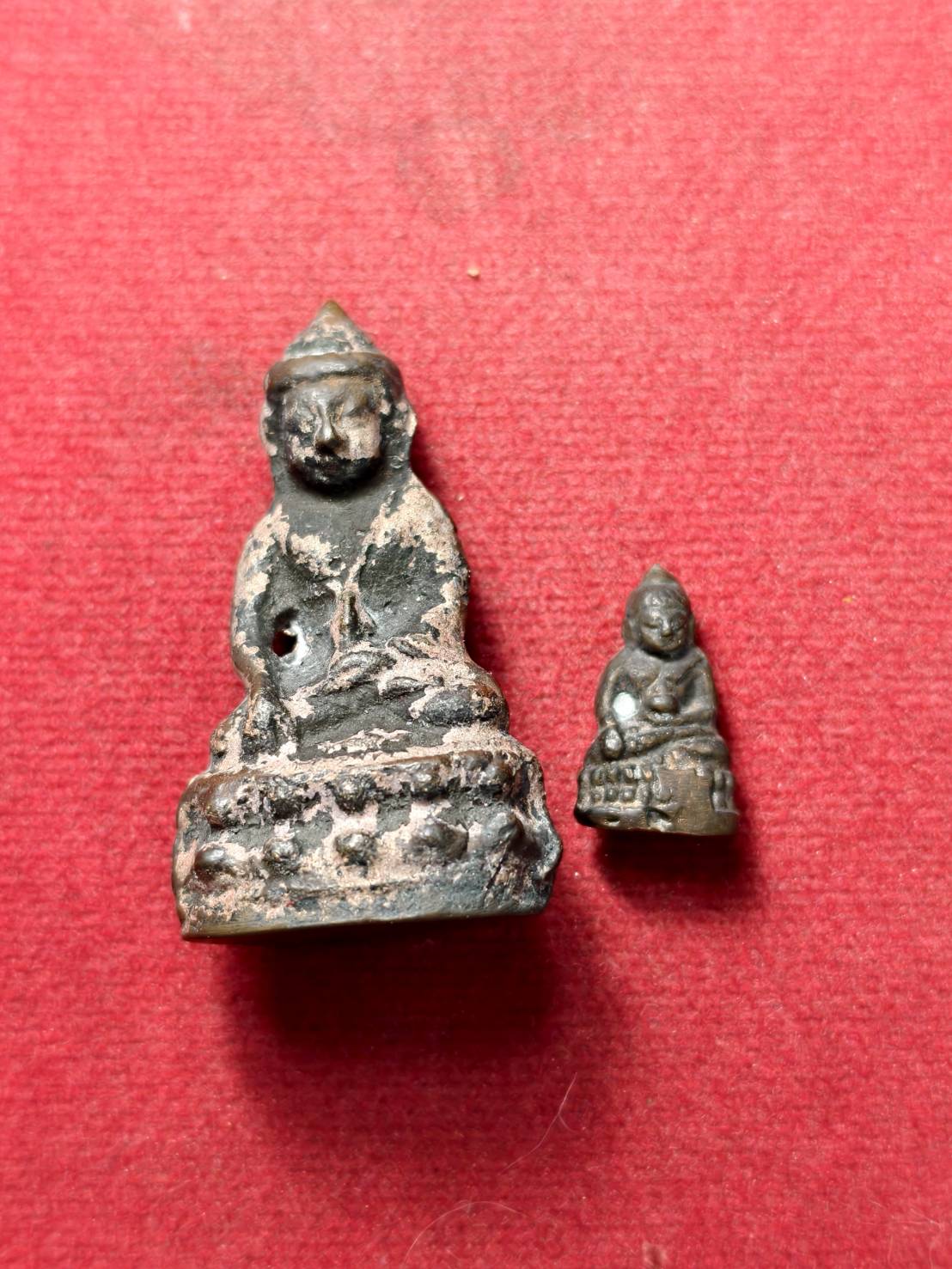 พระกริ่ง-ชัยวัฒน์ เนื้อนวะโลหะ หลวงปู่บำเพ็ญ ปลุกเสก 3 ไตรมาส วัดสุทัศน์ฯ กรุงเทพฯ ปี 2548-50 พร้อมกล่อง (SKU-13463)