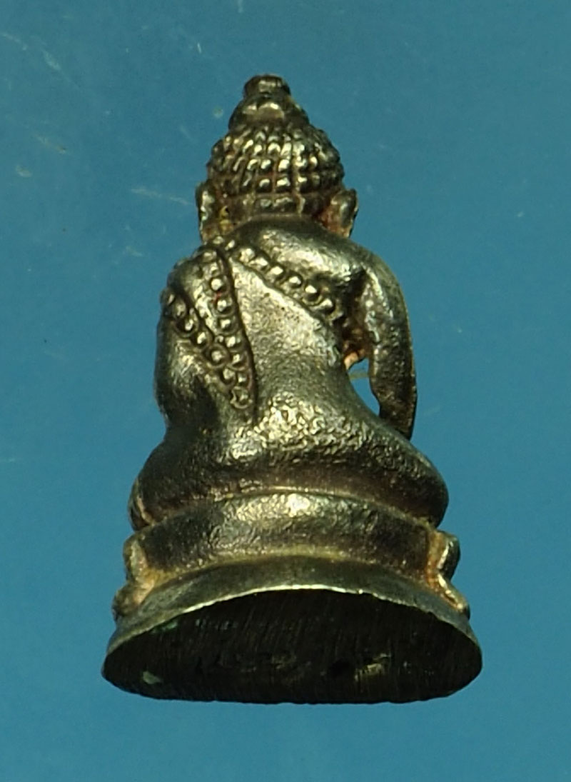 *29860 พระชัยวัฒน์ หลวงพ่อแพ วัดพิกุลทอง สิงห์บุรี เนื้อเงิน 82