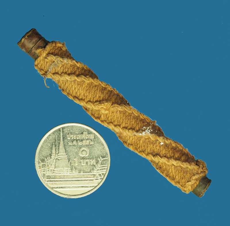 *30796 ตะกรุดทองแดง ถักเชื่อกเก่าไม่ทราบที่และปีสร้าง 12