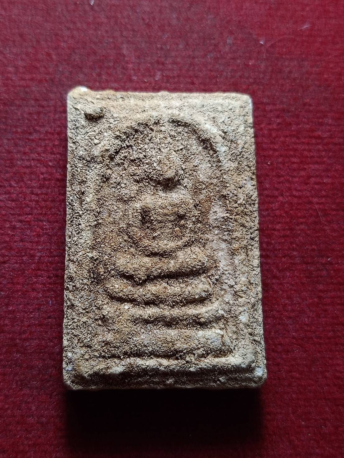 พระสมเด็จบางขุนพรหม รุ่นย้อนยุค 2547 พิมพ์เจดีย์แช่น้ำมนต์ ณ วัดบางขุนพรหม กรุงเทพ พร้อมกล่อง (SKU-12924)