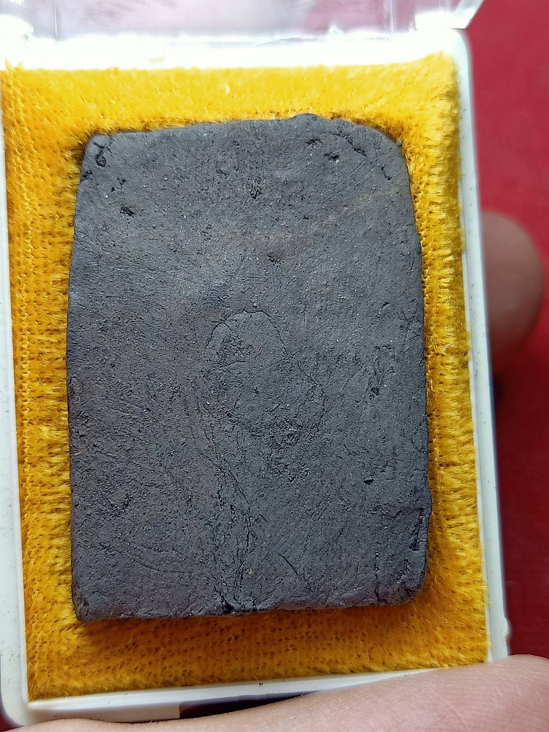 พระผงหลวงปู่ทวด รุ่นอภินิหาร วัดช้างไห้ จ.ปัตตานี (สร้างที่วัดเมืองยะลา) พร้อมกล่อง (SKU-07742)