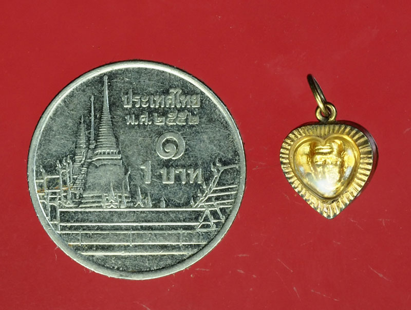 *30080 ล็อกเก็ตหลวงปู่แหวน สุจิณโณ วัดดอยแม่ปั่ง เชียงใหม่ จับขอบทอง 31