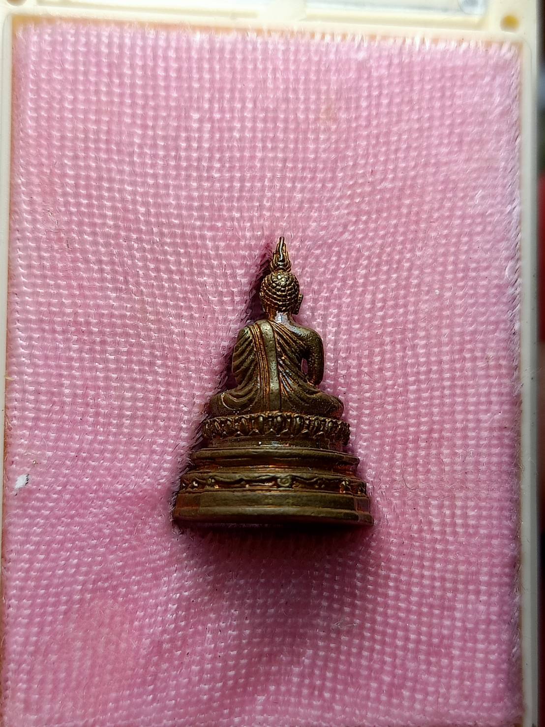 พระชัยวัฒน์พระพุทธอังคีรส วัดราชบพิธสถิตมหาสีมาราม กทม. ปี 2555 พร้อมกล่อง (SKU-07735)