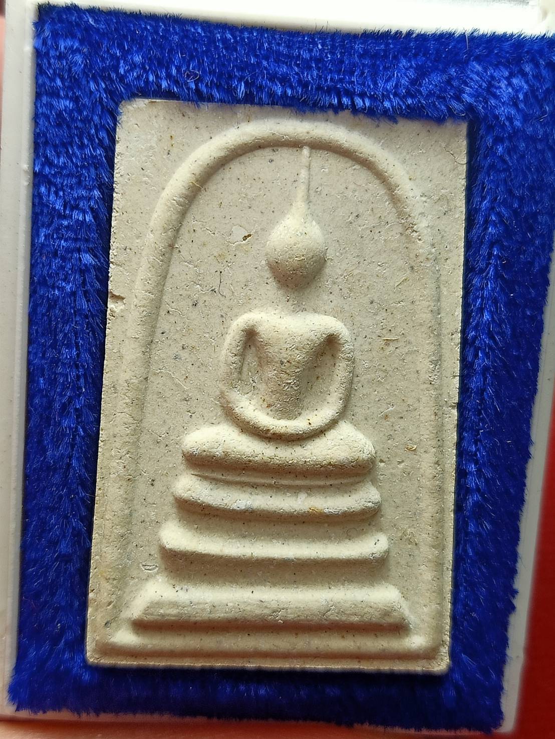 พระสมเด็จหลวงพ่อรวย รุ่นรวยทรัพย์แสนล้าน วัดตะโก จ.อยุธยา ปี 2539 พร้อมกล่อง (SKU-13010)