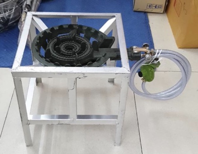 ชุดหัวเตาแม่ค้า เตา C30 ขาเหลี่ยมกลาง ขนาด 40x40x40 ซม.พร้อมหัวปรับลัคกี้เฟลม รุ่น L326 สายแก๊ส 2 เมตร ตัวรัดสาย 2 ตัว