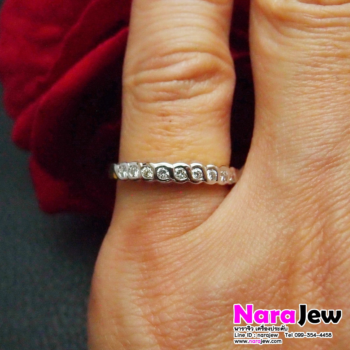แหวนเพชรแถว ตาม้า ประดับเพชรแท้ 0.23 กะรัต เพชรน้ำขาว 97 เล่นไฟวิ้งๆ
