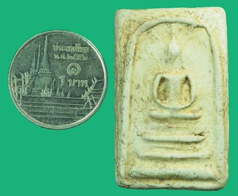 *37273 พระสมเด็จ ฐานสามชั้น เนื้อผง เก่าพอมีอายุ ไม่ทราบที่ 9