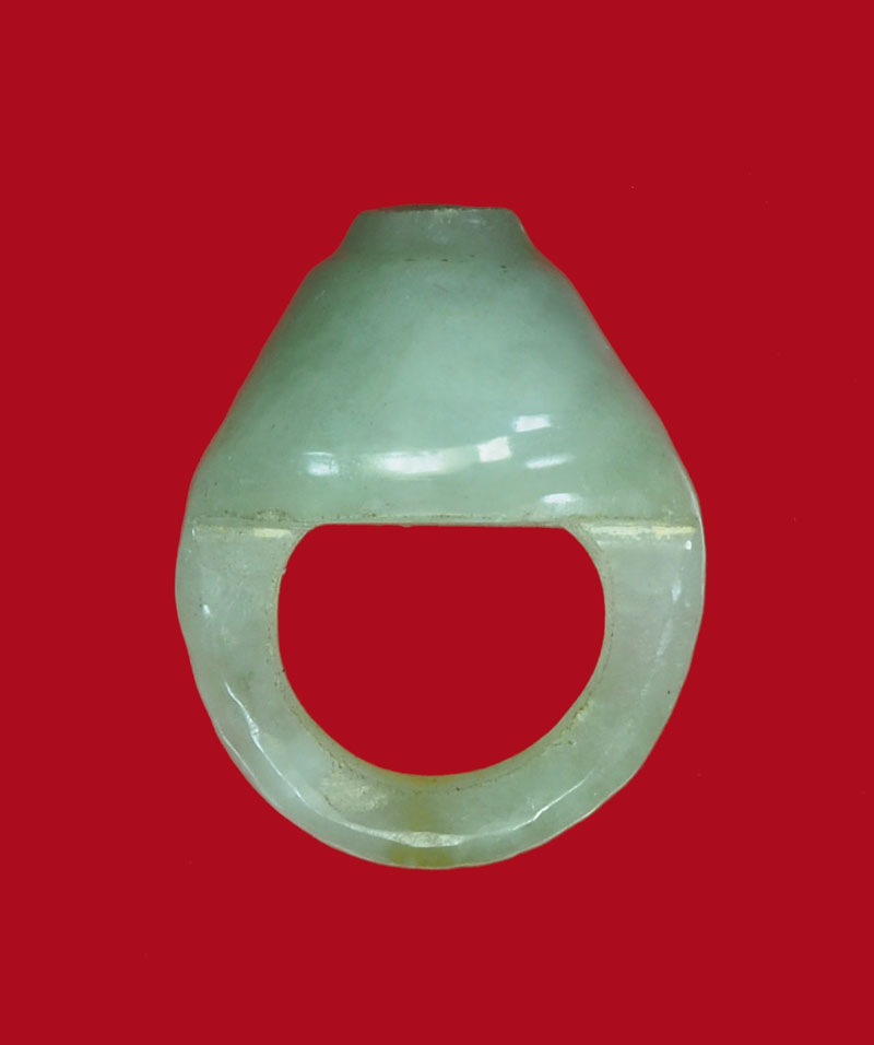 *30516 แหวนหยก เก่าพอมีอายุ 16