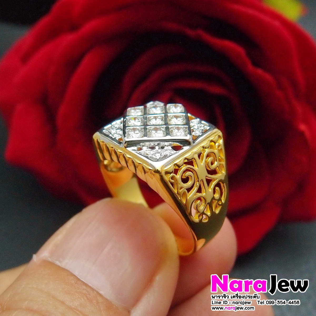 แหวนเพชรชาย ประดับเพชรแท้ 0.84 กะรัต บ่าข้างงานฉลุลาย ใส่แล้วดูภูมิฐาน