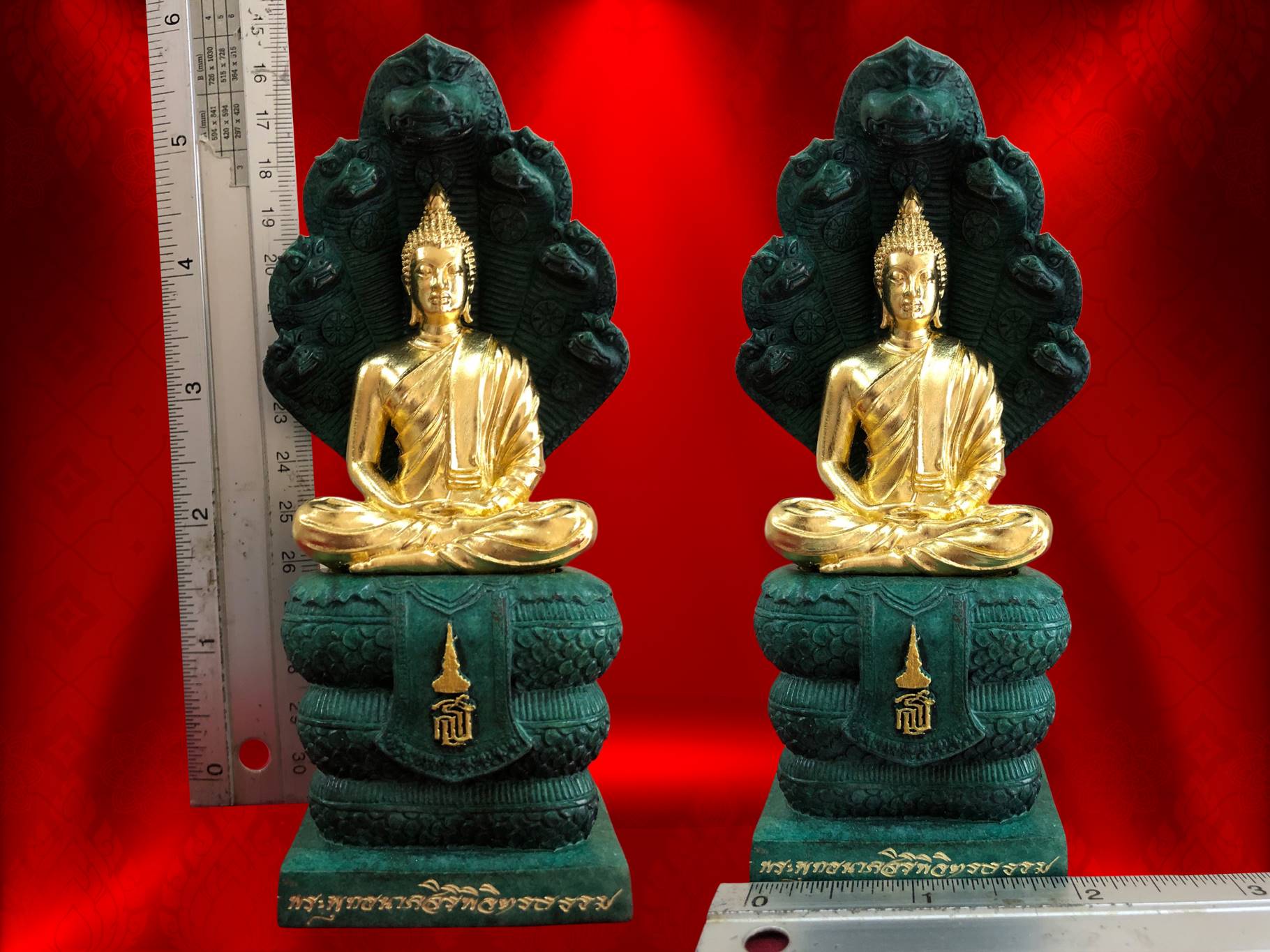 พระพุทธนาคสิริพิจิตรธรรม สธ. (นาคปรก) ปางสมาธิ ขนาดหน้าตัก 2 นิ้ว สูง 6 นิ้ว เนื้อทองเหลืองปิดทอง นาคสีเขียว ศิลปะสุโขทัย องค์นี้ หมายเลข No.449 ปี 2564