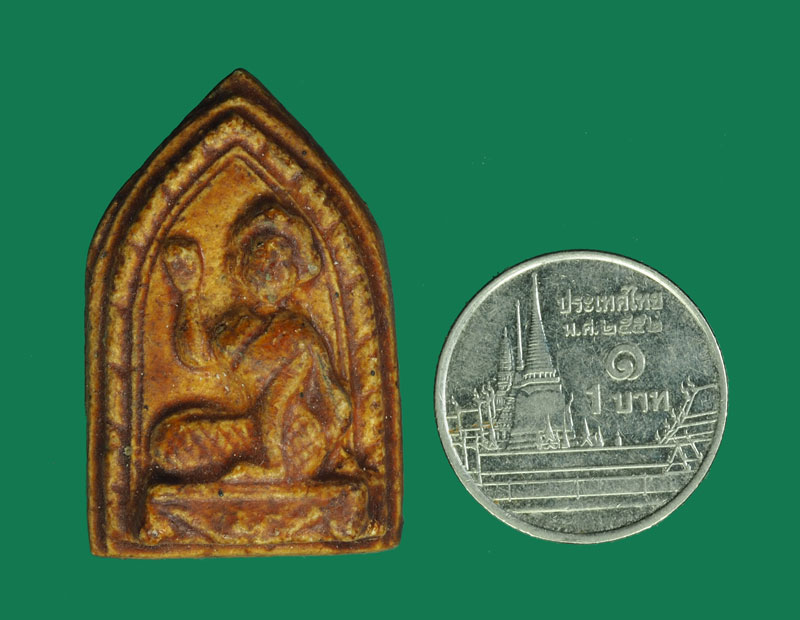 30540 นางกวักเนื้อดินผสมผงเคลือบแล็ค ไม่ทราบที่และปีสร้าง 9