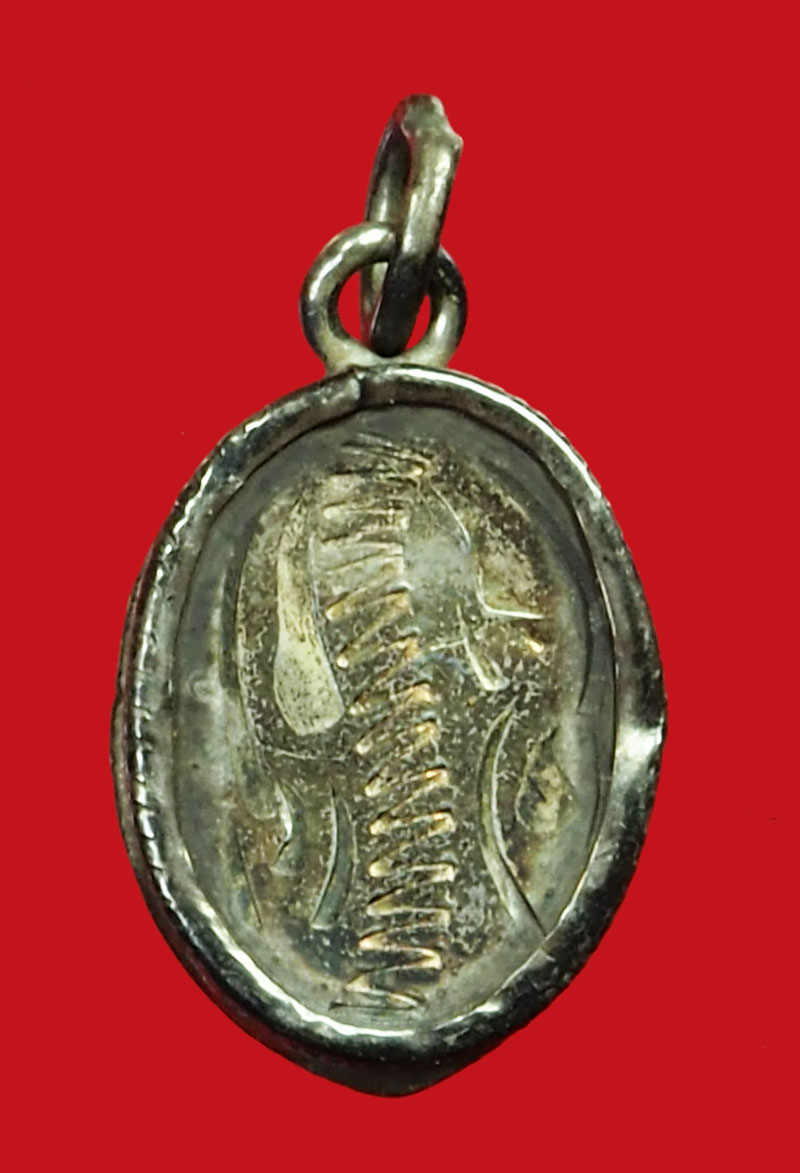 *35184 ล็อกเก็ตในหลวงรัชกาลที่ 5 เลี่ยมเงินเก่า ไม่ทราบที่และปีสร้าง 5