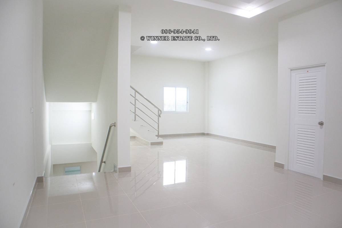 ขาย อาคารพาณิชย์ 3 ชั้น (สร้างใหม่) — 2 ห้องใหญ่ ใกล้ตลาดศรีเมือง ราชบุรี (บ้านสร้างใหม่จากโครงการ) (This post is available in 中文, ไทย)