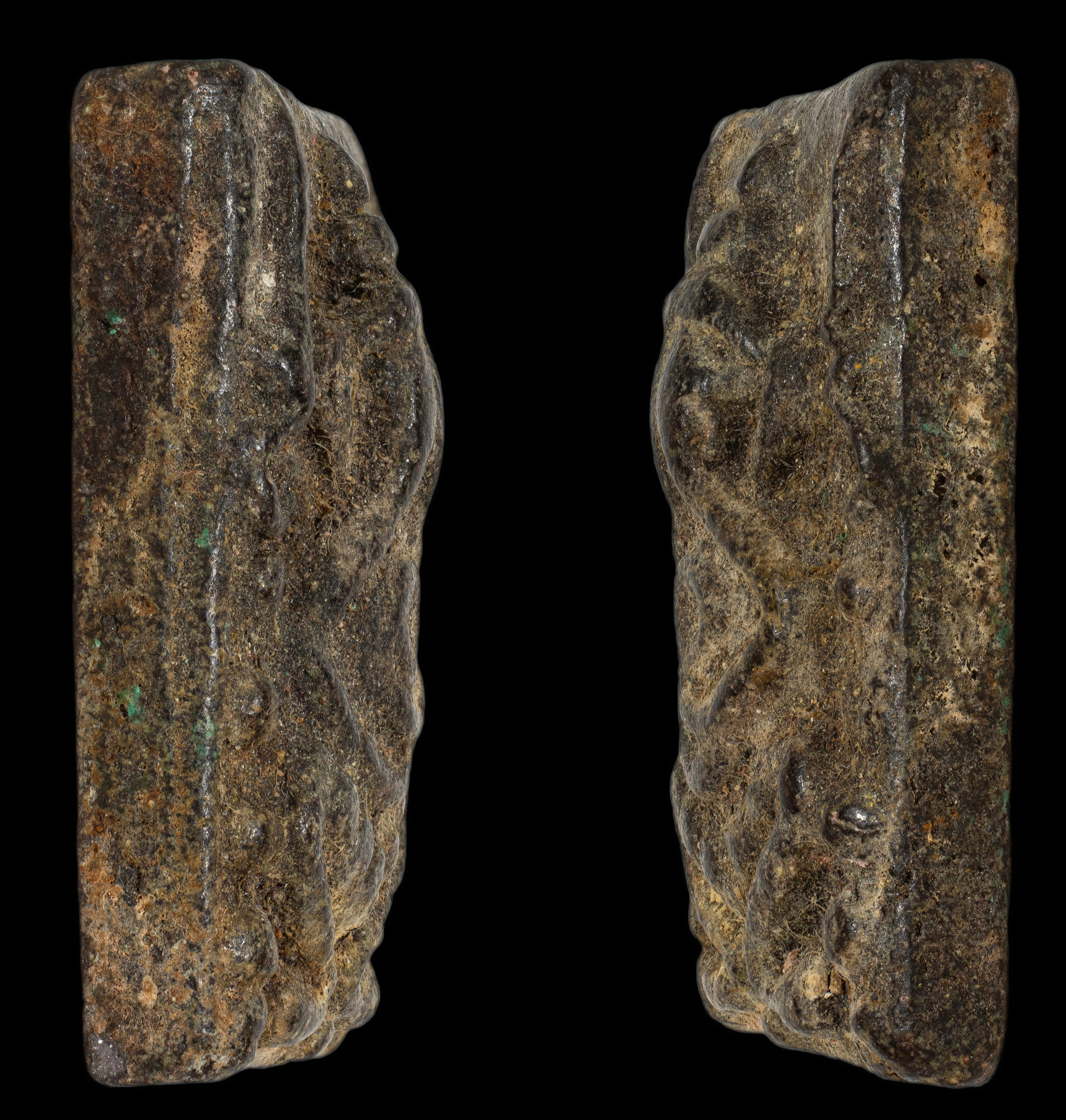 พระปิดตาพิมพ์สี่กรนั่งยอง หลวงปู่เทพโลกอุดร กรุวังสีทา เนื้อผงใบลานผสมว่าน