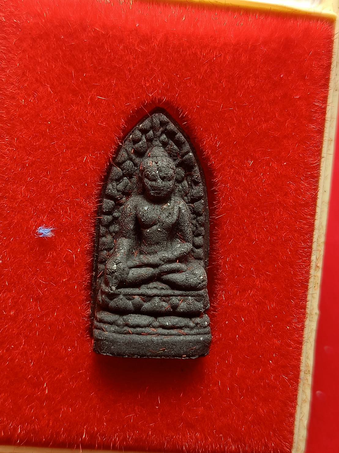 พระครูบาเจ้าเทือง พระเกษารุ่นแรก วัดบ้านเด่น จ.เชียงใหม่ พร้อมกล่อง (SKU-11927)