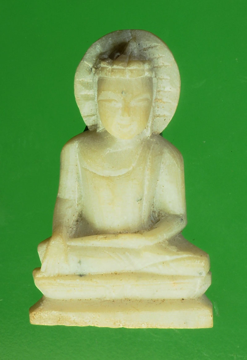 *29786 พระหินแกะพุทธคยา เก่าพอมีอายุ หินเริ่มแห้ง ไม่ทราบที่ 3