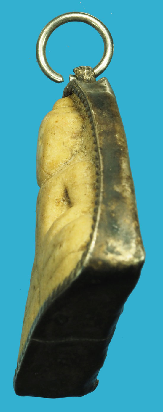 ขายแล้ว*37131 พระหลวงพ่อโต กรุทัพข้าว เนื้อผง เลี่ยมจับขอบเงินเก่า 13