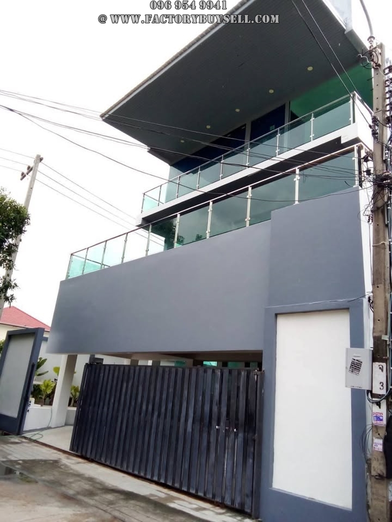 ขายบ้านเดี่ยว 3 ชั้น ลาดพร้าว-วังหิน มีสระว่ายน้ำ หลังมุม 51 ตรว. พื้นที่ใช้สอย 520 ตรม.