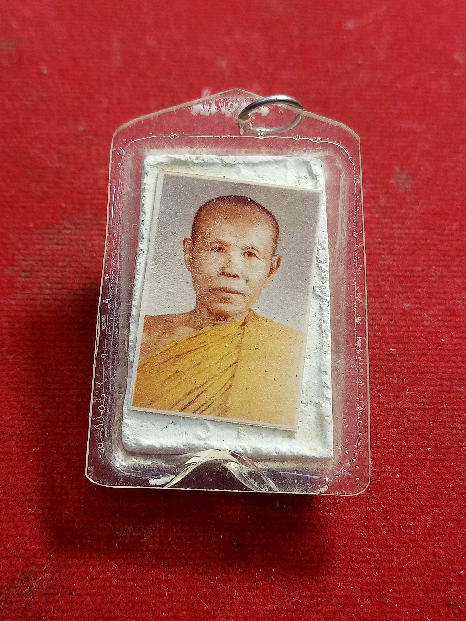 พระผงพระอธิการบุญเลิศ ฐานจาโร หลังรูปถ่าย วัดหัวเขา จ. ลพบุรี (SKU-00991)