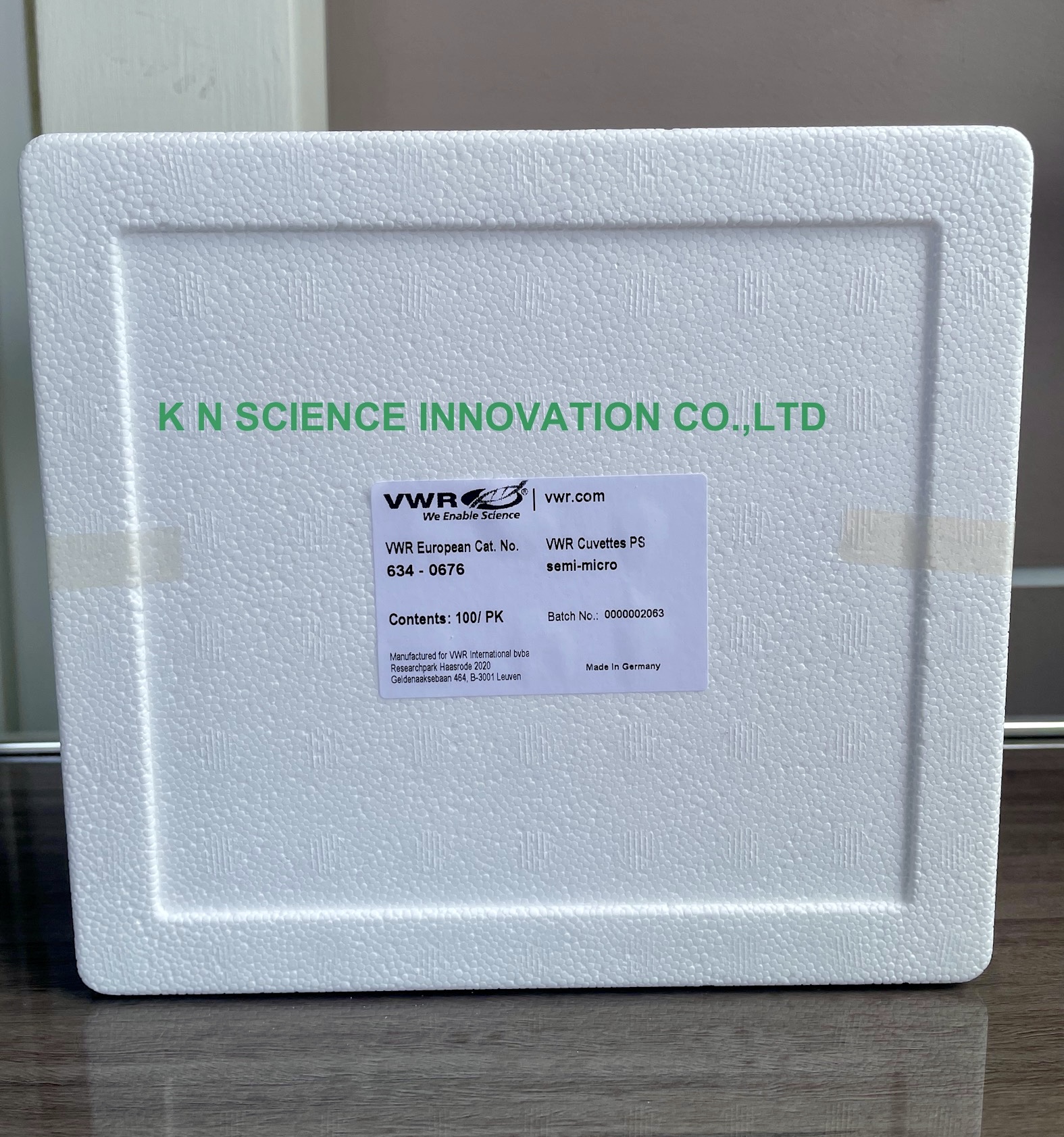 คิวเวทท์พลาสติก,Cuvette Plastic (Semi-micro) ,เนื้อ PS ,ปริมาตร 1.5-3.0 ml , 100 ชิ้น/กล่อง ยี่ห้อ VWR/England 634-0676