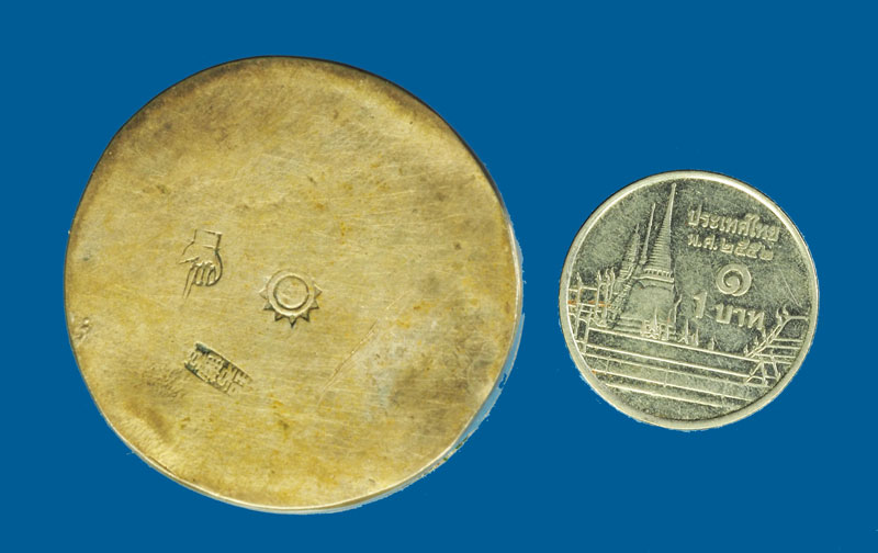 *31353 ตลับสำหรับใส่สีผึ้ง ทำด้วยเงิน เก่าพอมีอายุ 12