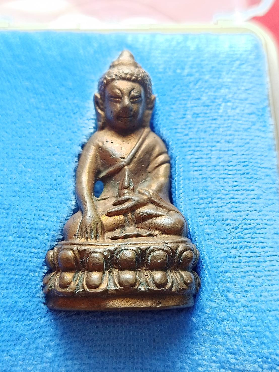 พระกริ่งคลองด่าน เนื้อทองเหลืองโบราณ รุ่นสมโภช 90 ปี หลวงพ่อปาน คลองด่าน จ.สมุทรปราการ พร้อมกล่อง (SKU-11702)