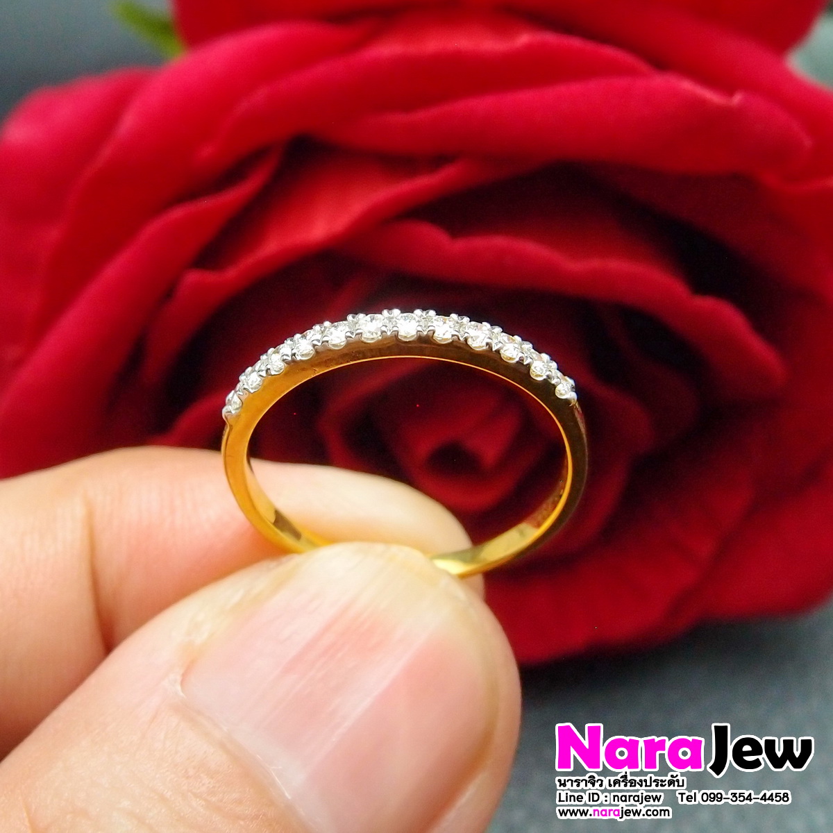แหวนเพชรแถว ฝ้งหนามเตย ประดับเพชรแท้ 0.30 กะรัต เพชรน้ำขาว 97 เล่นไฟวิ้งๆ