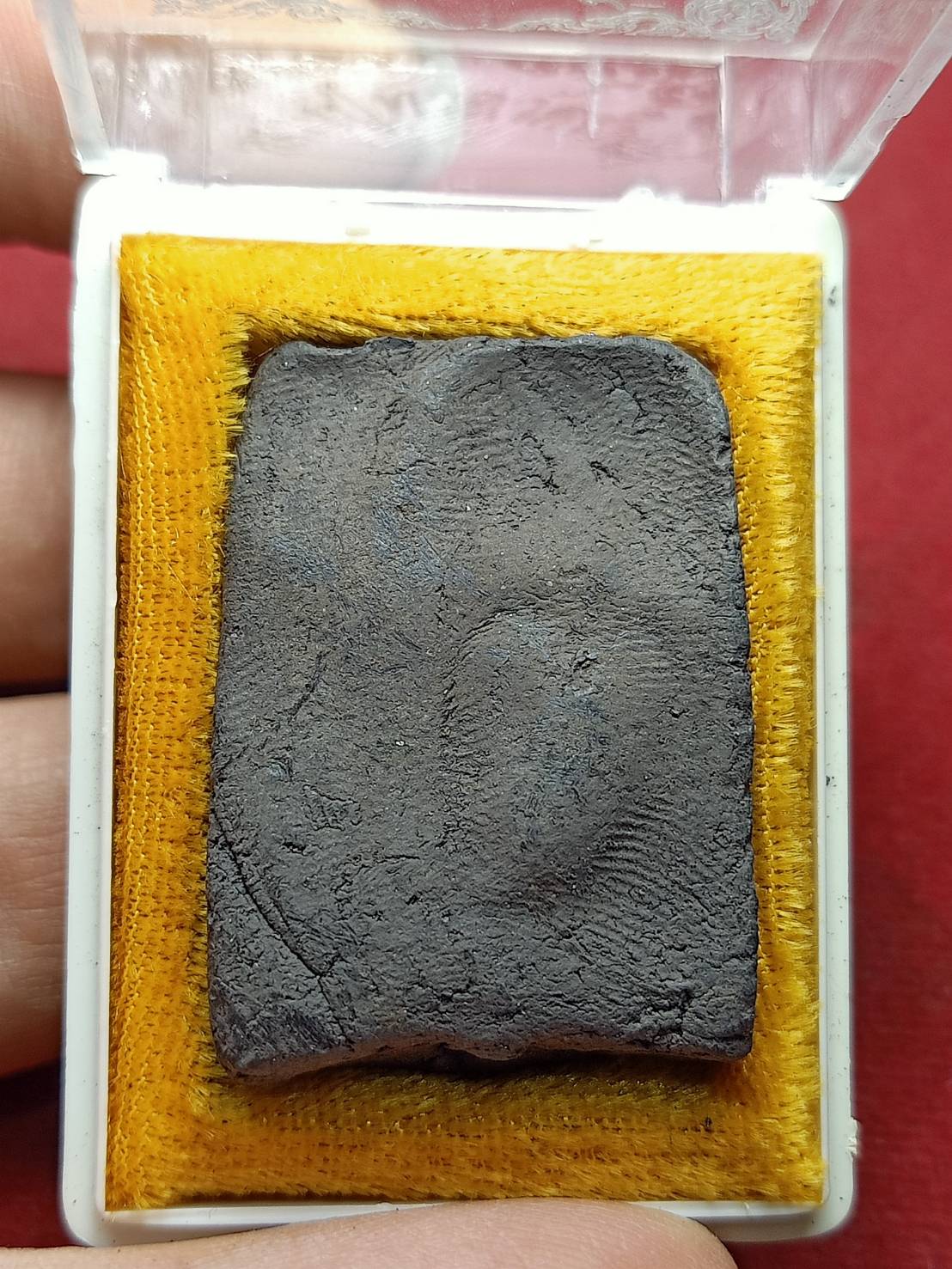 พระผงหลวงปู่ทวด รุ่นอภินิหาร วัดช้างไห้ จ.ปัตตานี (สร้างที่วัดเมืองยะลา) พร้อมกล่อง (SKU-07743)