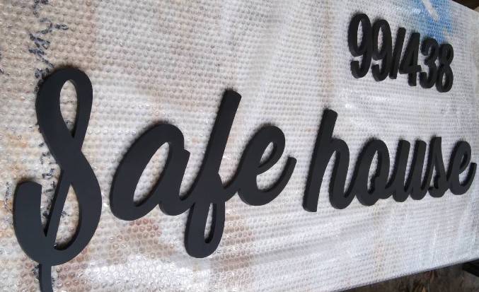 ป้ายอักษรพาสวู๊ดทำสี