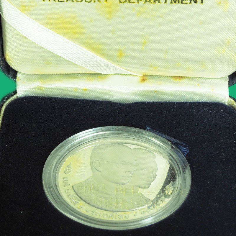 *38987 เหรียญกษาปณ์ขัดเงา ที่ระลึก ราคาหน้าเหรียญ 100 บาท เนื้อนิเกิล บล็อกกองกษาปณ์ พร้อมกล่องเดิม 10.15