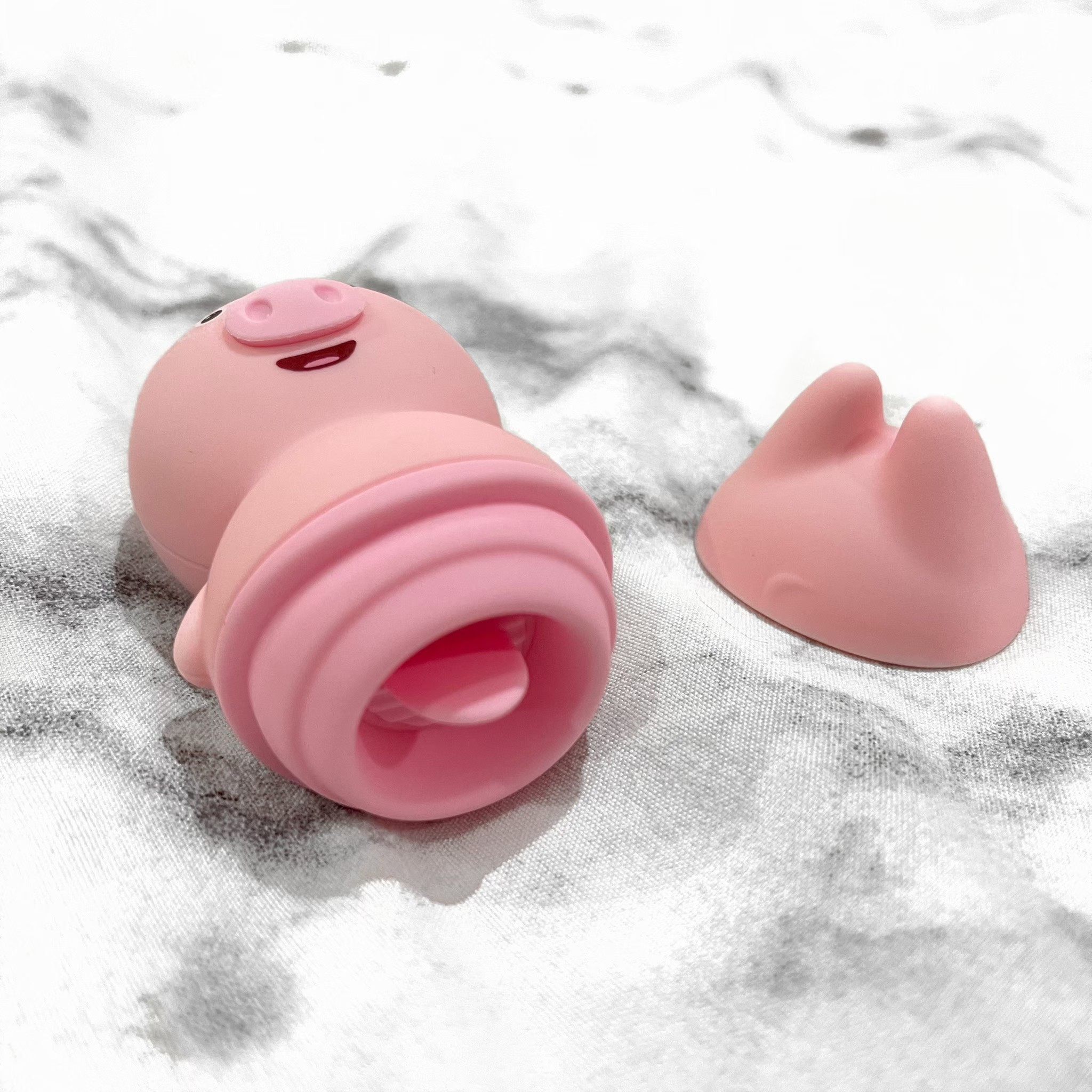 ลิ้นหมูน้อย 🐷