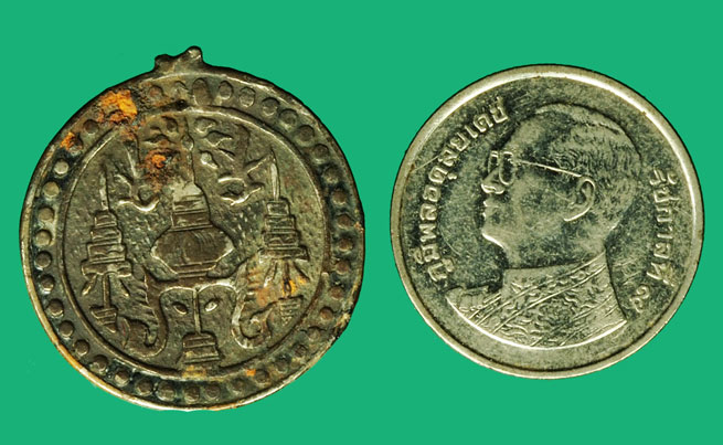 *36620 เหรียญที่ระลึก สมัยในหลวงรัชกาลที่ 4ลงยา(ยาหลุด) พระมหามงกุฏหลังช้าในพระแสงจักร เนื้อเงิน 10.1