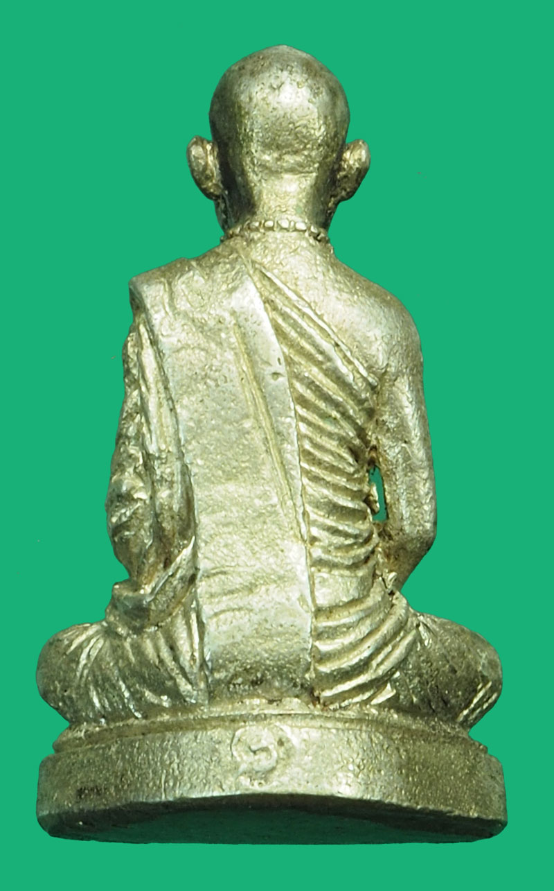 //ขายแล้ว//*37056 รูปหล่อปั้ม หลวงพ่อเกษม วัดม่วง อ่างทอง มีจารด้านใต้ฐาน เนื้อเงิน 89